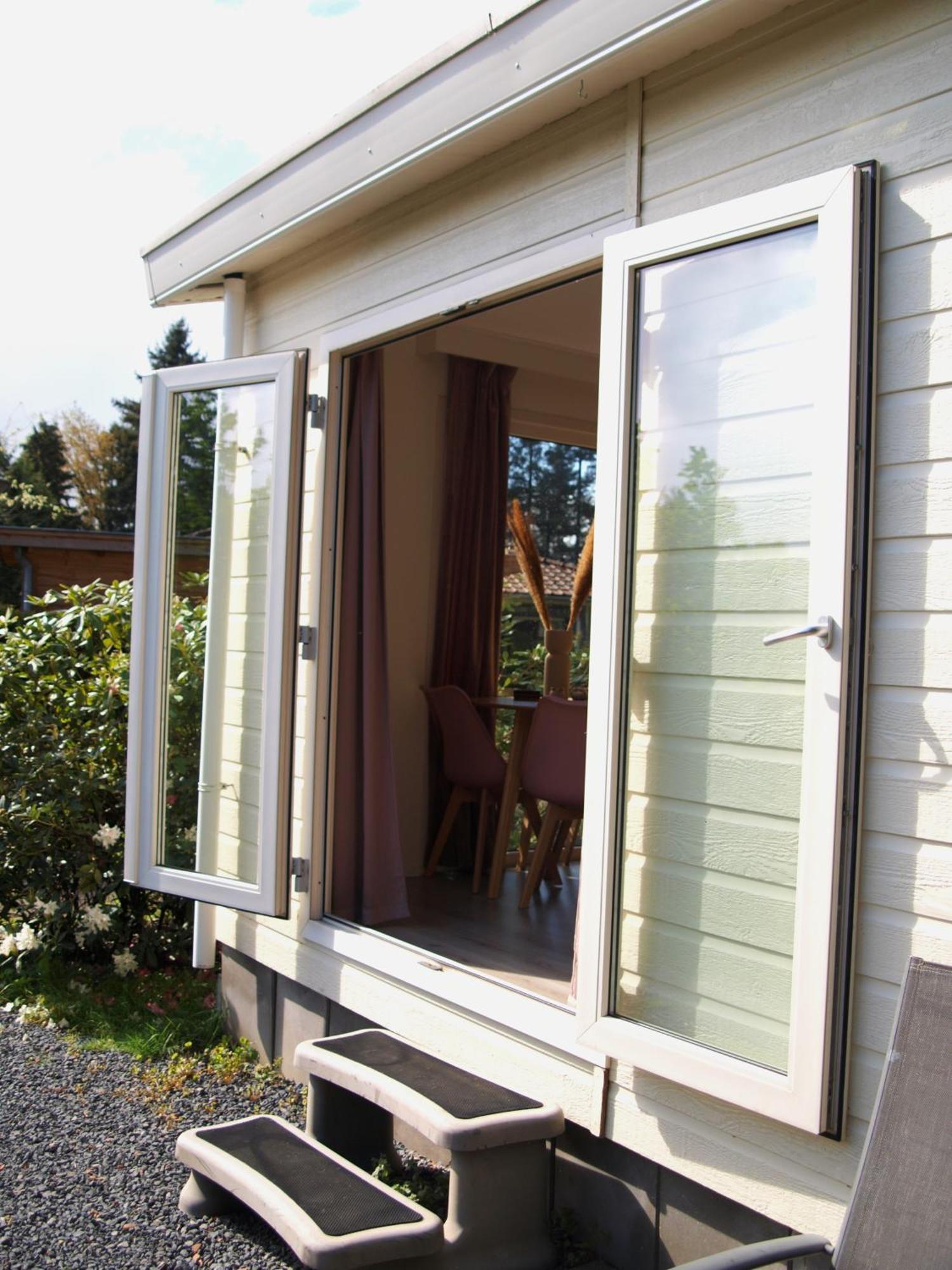 פוטן Gezellig Gemoderniseerd Chalet Op De Veluwe מראה חיצוני תמונה